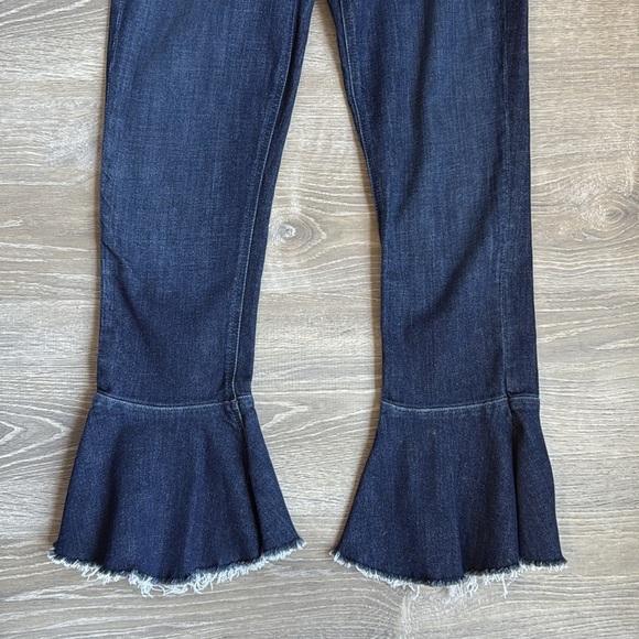 Mother Denim The Cha Cha Fray in Clean Sweep 27 - Picture 5 of 12